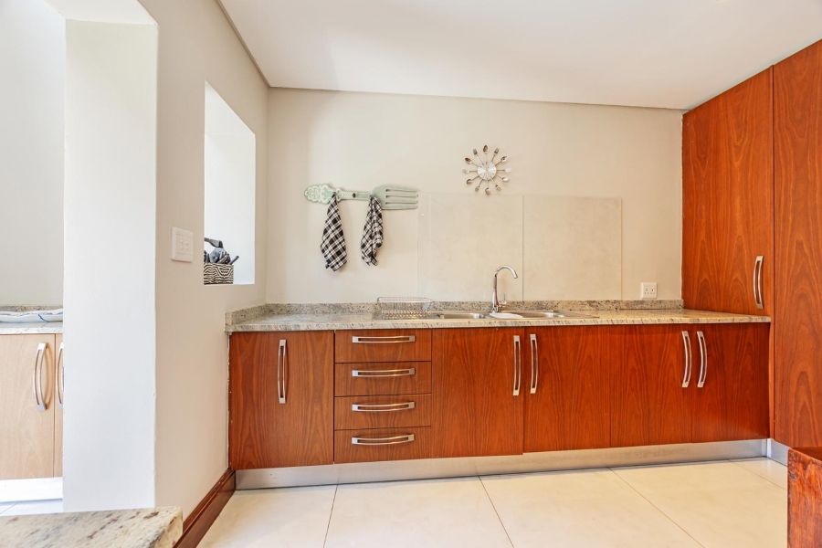 8 Bedroom Property for Sale in Baronetcy Estate Western Cape